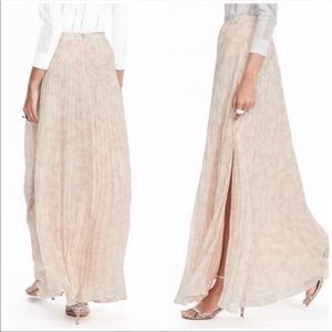 Banana Republic | Sketched floral skirt